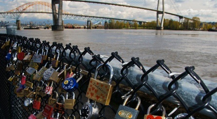 new-westminster-love-locks-913x500